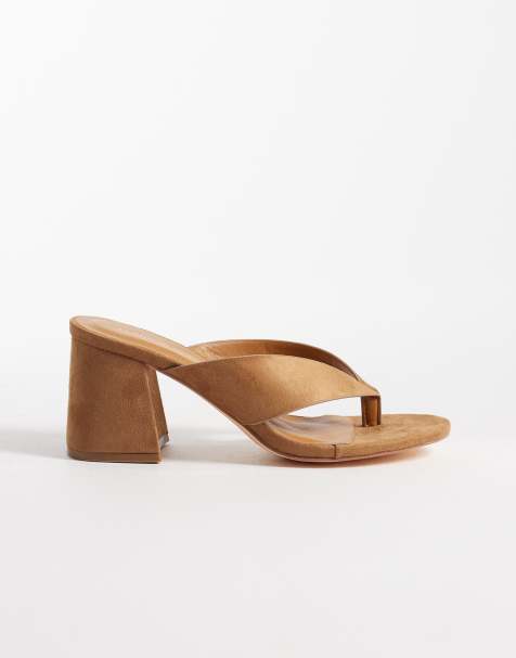 Sandalias de dedo marrón moca de tacón Elle de London Rebel Wide Fit - view 1