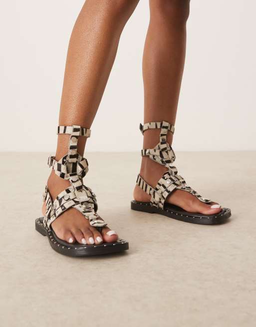 Sandalias de estilo gladiador con estampado de cebra y acabado velludo de cuero Fort de ASOS DESIGN