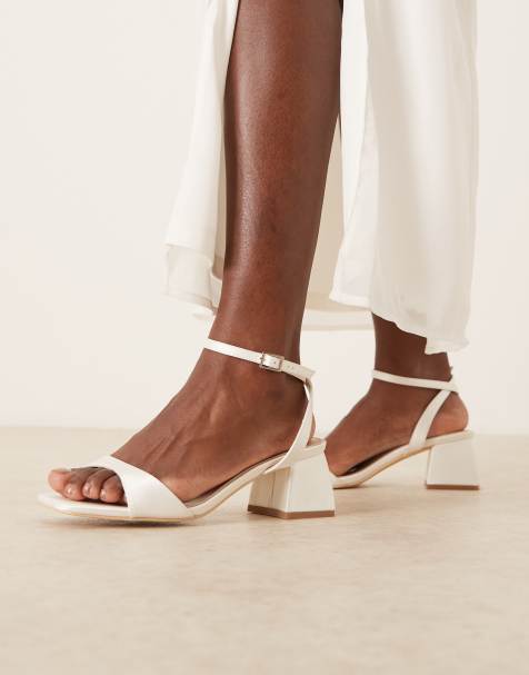 Sandalias de novia blanco marfil de tacón de bloque bajo de satén Ammie de Be Mine - view 1