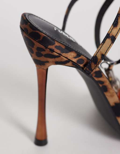 Sandalias de tacón alto con estampado de leopardo y cuentas de Public Desire, 3 de 4