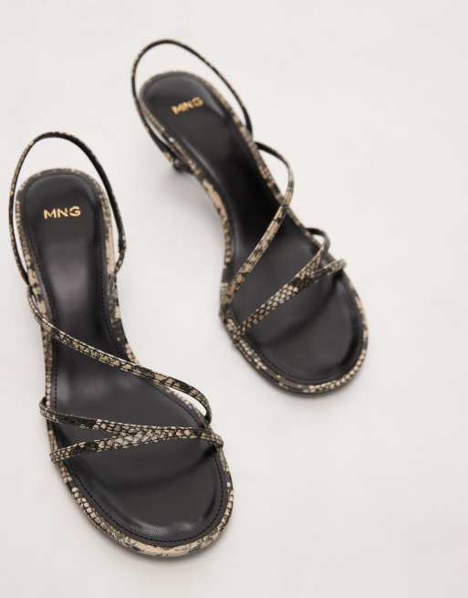 Sandalias de tacón bajo con estampado de serpiente y diseño de