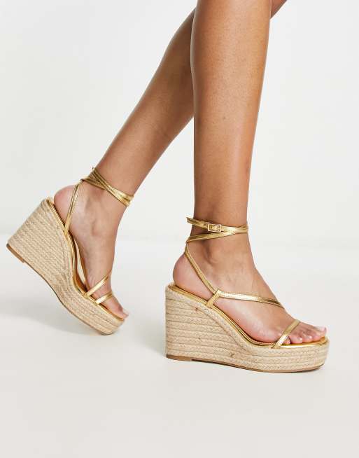 Sandalias doradas de cu a con dise o de tiras de Mango ASOS