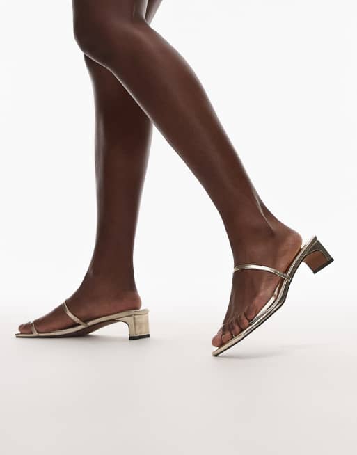 Sandalias doradas de tacón medio Ivy de Topshop, 4 de 4
