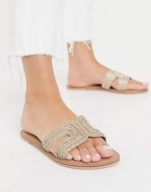 Sandalias doradas tipo chinela con adornos Bella de Accessorize
