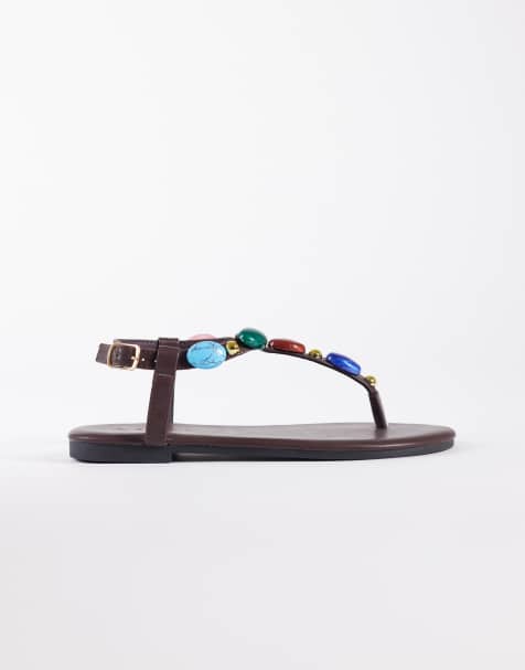 Sandalias marrón café planas con diseño de tiras y abalorios de SEQWL - view 1