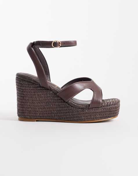 Sandalias marrón chocolate con tacón de cuña Yara de London Rebel Wide Fit - view 1