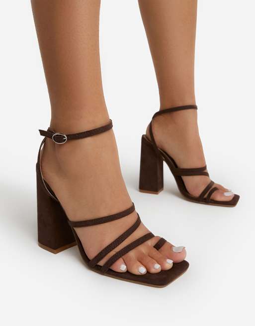 Sandalias marrón con tacón en bloque de EGO | ASOS