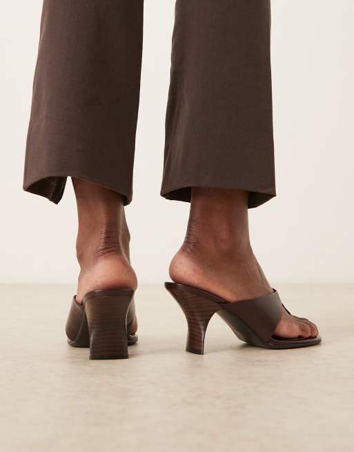 Sandalias marrón chocolate de tacón bajo de cuero de Calvin Klein Jeans, 2 de 4