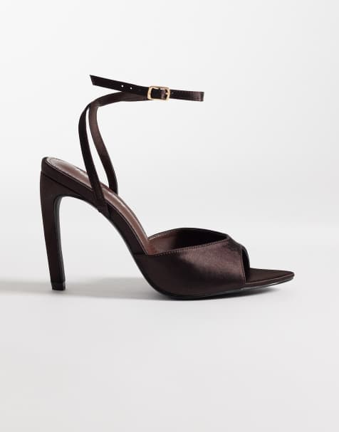 Sandalias marrón chocolate de tacón con diseño anudado a la pierna Caught On de Public Desire - view 1