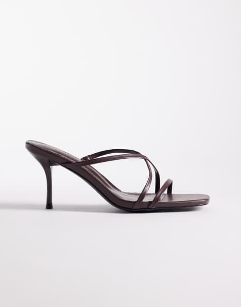 Sandalias marrón chocolate estilo mules de tacón con diseño de tiras Eleanor de Simmi London Wide Fit - view 1