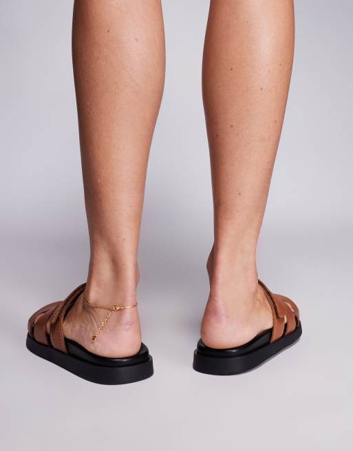 Sandalias marrón coñac de cuero con diseño de correas Missile de Steve Madden, 2 de 4