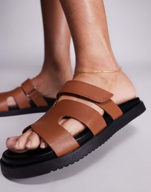 Sandalias marrón coñac de cuero con diseño de correas Missile de Steve Madden, 3 de 4