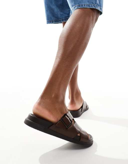 Sandalias marrones de cuero con plantilla moldeada y hebilla Summit de schuh, 2 de 4