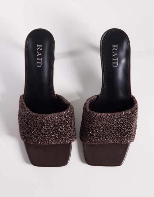 Sandalias marrones de tacón bajo Caprice de RAID Wide Fit , 4 de 4
