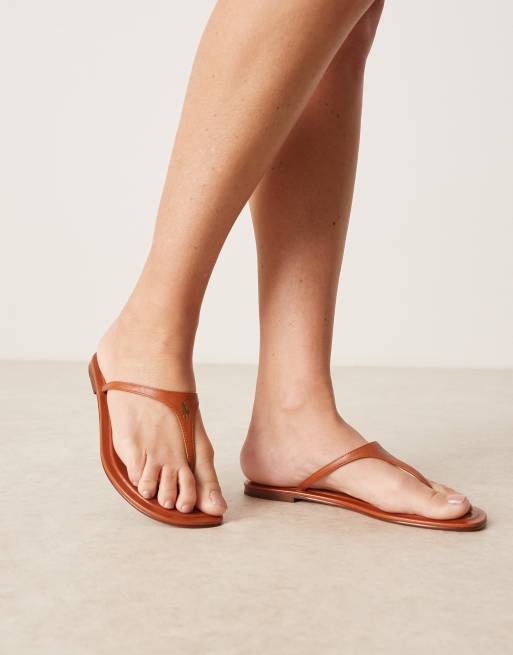 Sandalias marrones planas con diseño de tiras de Polo Ralph, 4 de 4