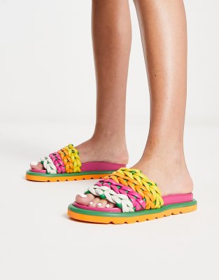 Sandalias multicolores planas con empeine entretejido Fiction de ASOS DESIGN