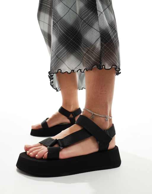 Sandalias negras con correas de Calvin Klein Jeans