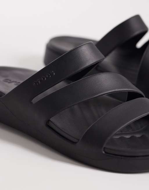 Sandalias negras con diseño de tiras Getaway de Crocs, 4 de 4