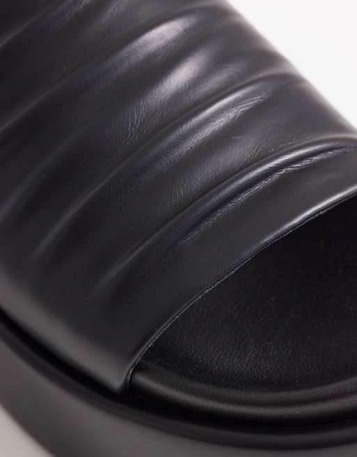 Sandalias negras con plataforma plana de London Rebel , 2 de 4