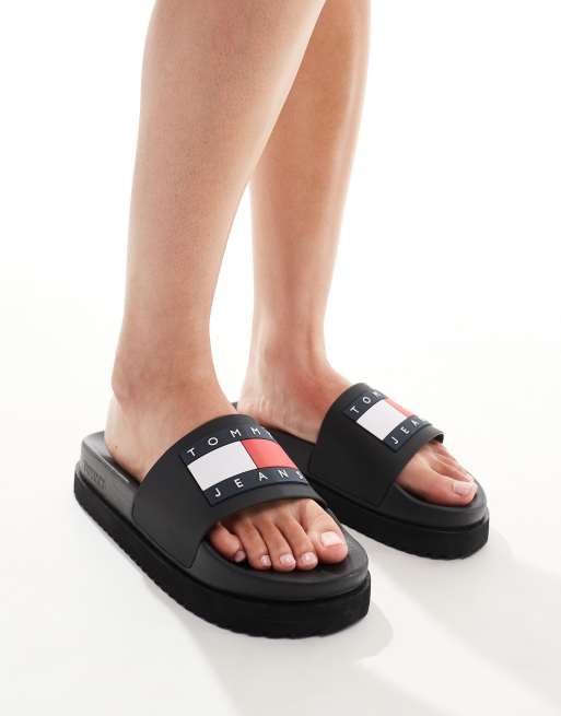 Sandalias negras con plataforma y detalle de bandera de Tommy Jeans