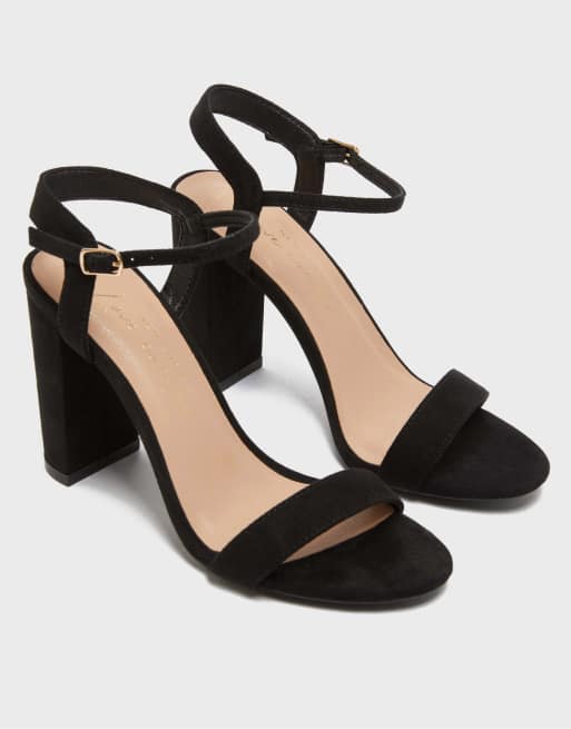 Sandalias negras con tacón en bloque de antelina de New Look, 4 de 4