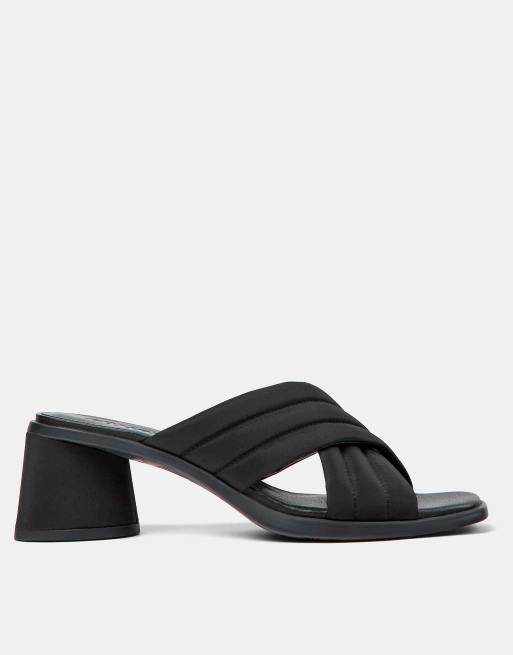 Sandalias negras con tiras cruzadas de Camper