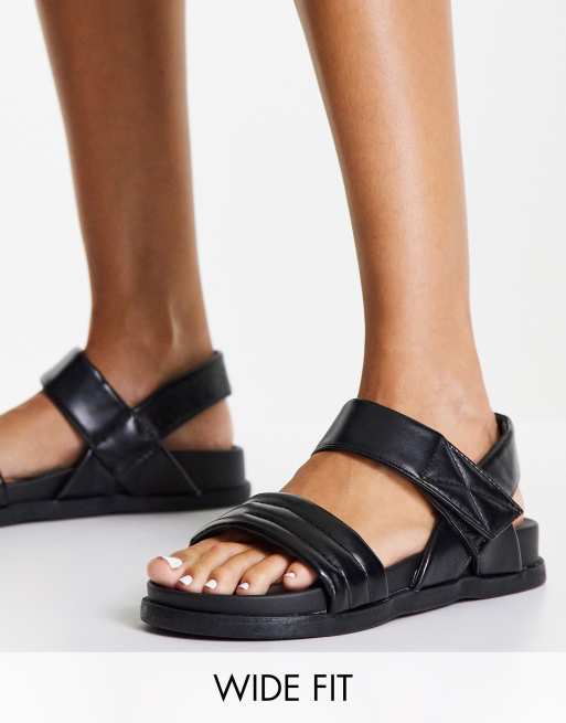 Sandalias negras de estilo deportivo con suela gruesa de New Look Wide Fit