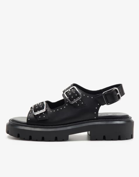 Sandalias negras de estilo wéstern con suela gruesa y diseño de tres correas de cuero Boston de Off The Hook - view 1