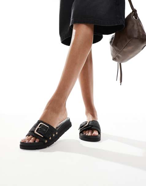 Sandalias negras de rafia con detalle de hebilla y tachuelas de London Rebel Wide Fit - view 1