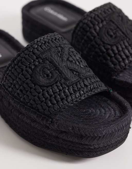 Sandalias negras estilo alpargatas con plataforma plana de rafia de Calvin Klein Jeans, 2 de 4