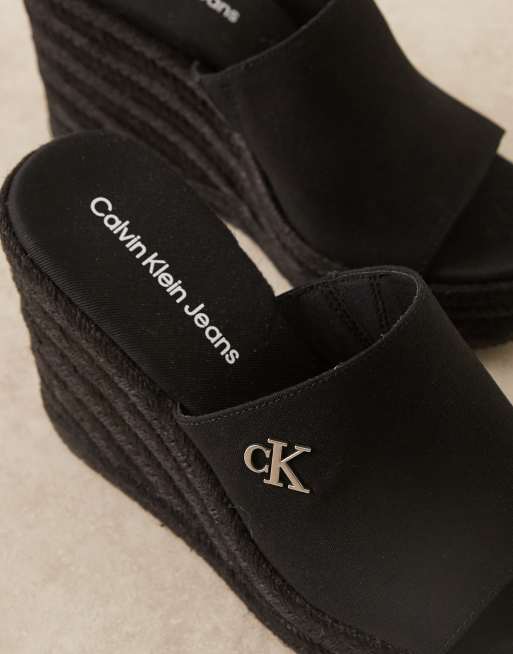 Sandalias negras estilo alpargatas de cuña de Calvin Klein Jeans, 2 de 4