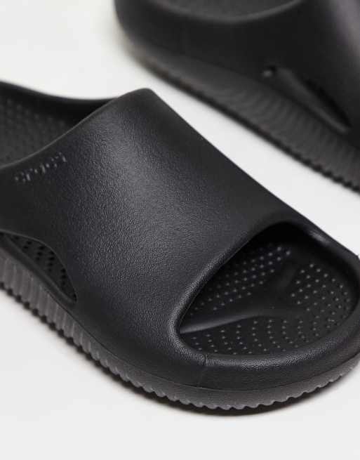 Sandalias negras Mellow Recovery de Crocs, 2 de 3