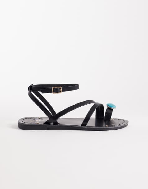Sandalias negras planas con diseño de tiras y adornos en el dedo de SEQWL - view 1