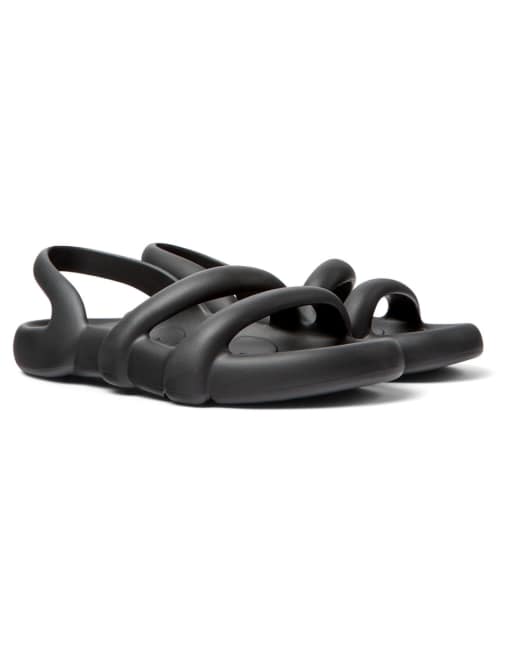 Sandalias negras planas Kobarah de Camper