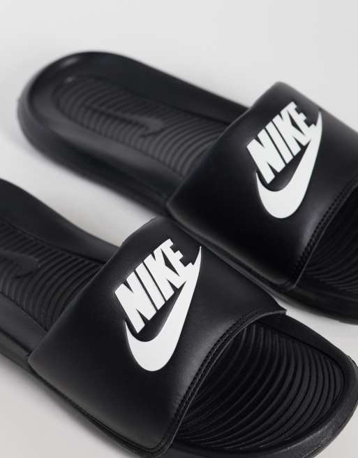 Sandalias negras Victori One de Nike, 3 de 4