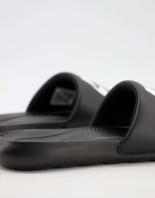 Sandalias negras Victori One de Nike, 4 de 4
