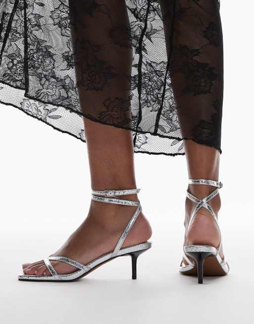 Sandalias plateadas de tacón medio con diseño de tiras Imogen de Topshop, 4 de 4