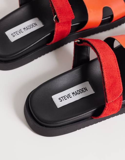 Sandalias rojas con correas de satén Missile de Steve Madden, 4 de 4