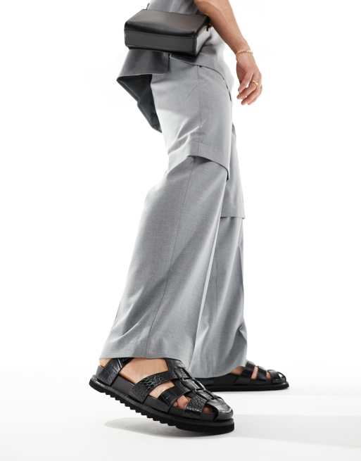 Sandalias romanas negras con puntera cerrada de piel de cocodrilo sintética de ASOS DESIGN, 2 de 4