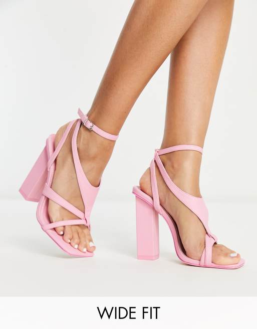 Sandalias rosas de tacón de bloque Bring It de Public Desire Wide Fit