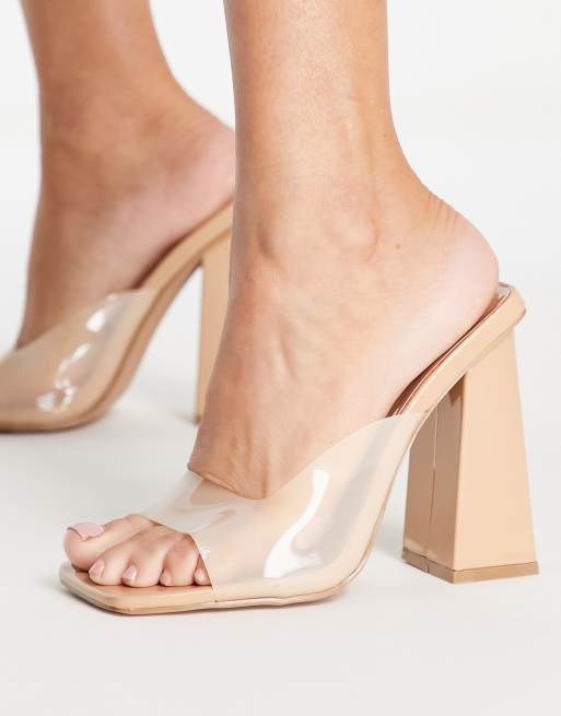 Sandalias transparentes estilo mule de tacón camel de SIMMI London Wide Fit, 3 de 4
