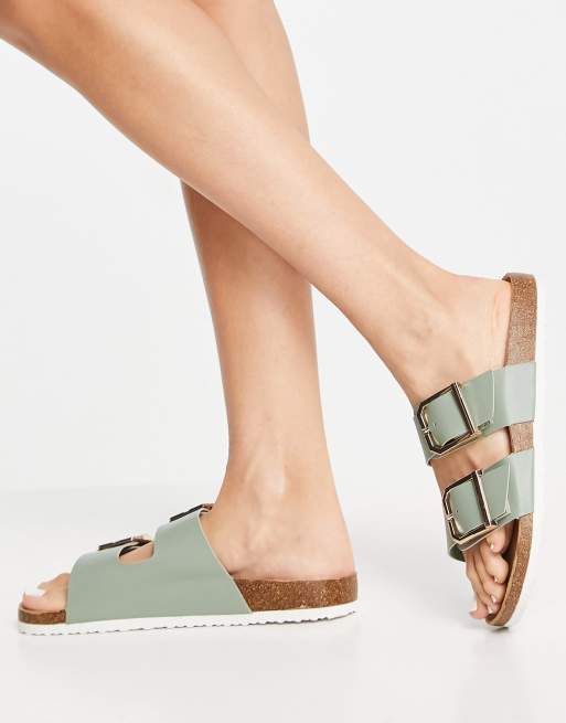 Sandalias verde claro planas con diseño de doble hebilla de New Look, 4 de 4