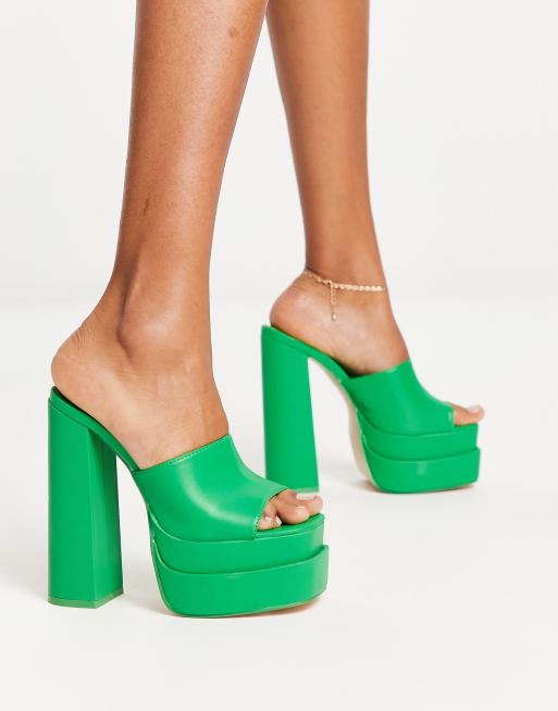 Sandalias verdes de tacón estilo mules con plataforma alta de Public Desire