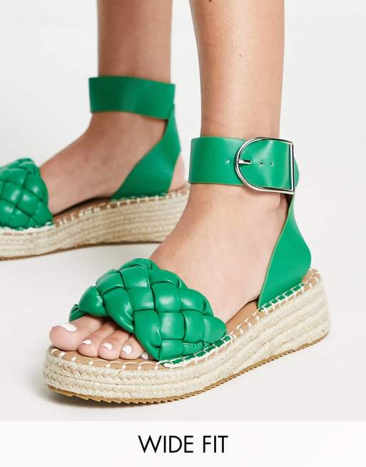 Sandalias verdes estilo alpargatas con plataforma plana y tira trenzada de Glamorous Wide Fit