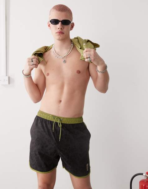 Santa Cruz – Badeshorts in Schwarz mit Besatz in Khaki und Kordelzug - view 1