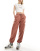 Thumbnail 1 van 5