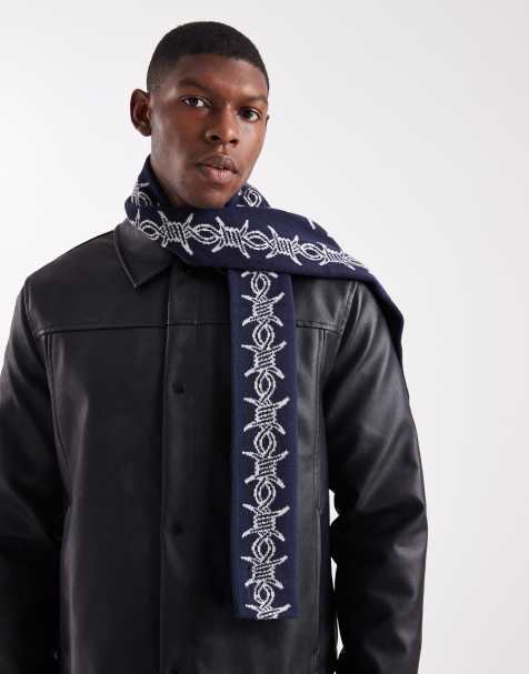 Santa Cruz – Gerippter Strickschal in Blau mit Stacheldraht-Monogramm-Motiv - view 1