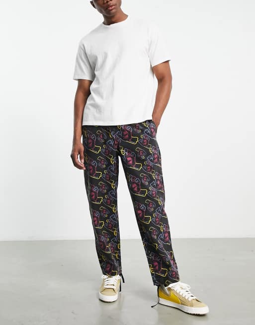Santa Cruz hands in colour relaxed twill trousers in black, 4 of 4