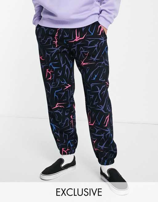 Santa Cruz - Joggingbroek in zwart bedekt met motief, exclusief bij ASOS, deel van co-ord set
