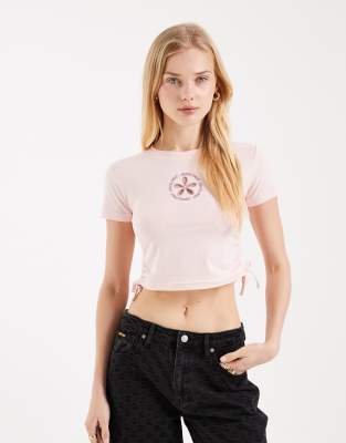 Santa Cruz - Ringed Flower - T-Shirt in Candy Floss mit Bindedetail-Rosa